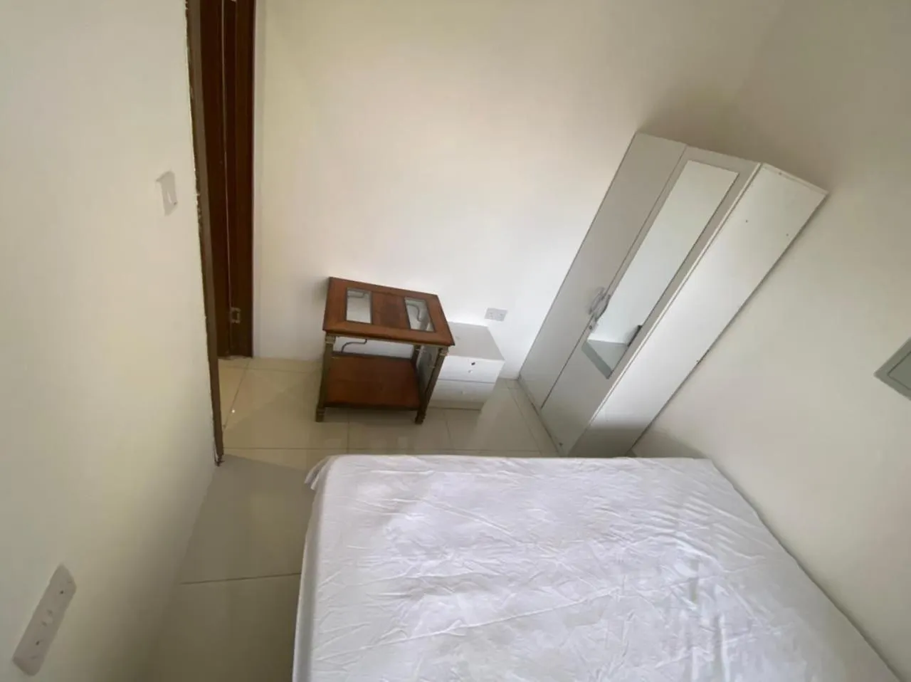 Economical Rooms For Rent In Dubai 0*,  United Arab Emirates